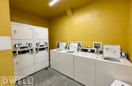 Studio Humboldt Park Apartment