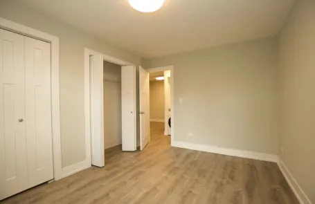 2 Bedroom Lakeview Apartment