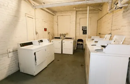 Studio Ravenswood Apartment