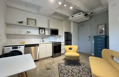 Studio Uptown Apartment
