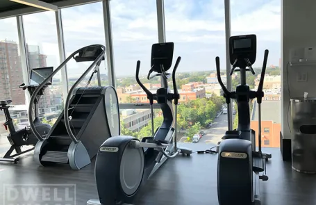 1 Bedroom Lakeview Apartment