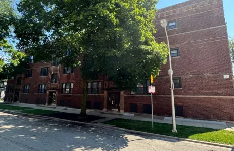 Studio Portage Park Apartment