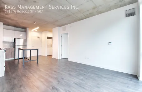 1 Bedroom Lakeview Apartment