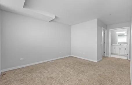 2 Bedroom Ravenswood Apartment