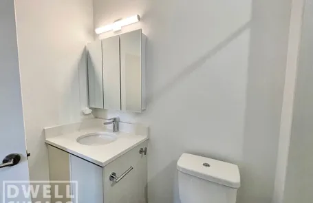 Studio Uptown Apartment