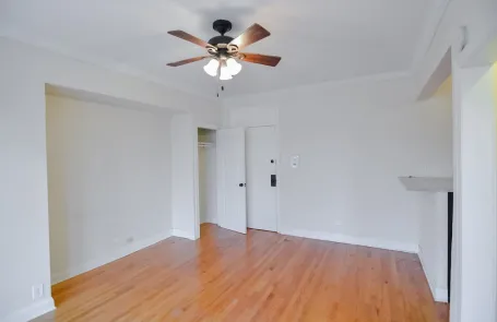 Studio Ravenswood Apartment