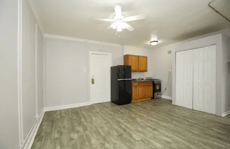 Studio Sheridan Park Apartment