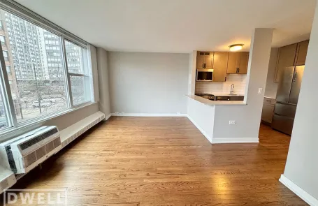 1 Bedroom Edgewater Apartment