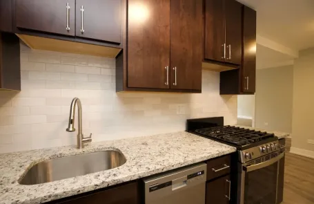 2 Bedroom Lakeview Apartment