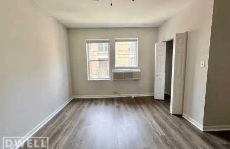 Studio Humboldt Park Apartment