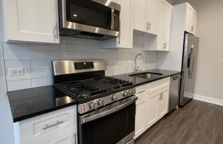 1 Bedroom Rogers Park Apartment