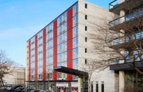 Studio Lincoln Park Apartment