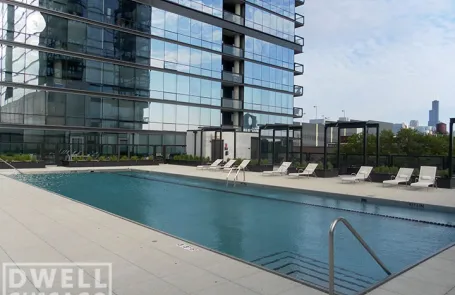 1 Bedroom Lincoln Park Apartment
