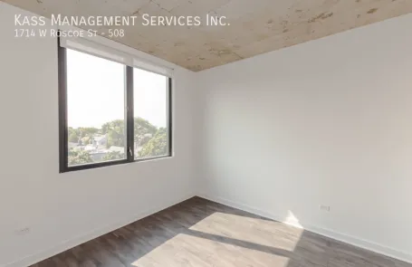 1 Bedroom Lakeview Apartment