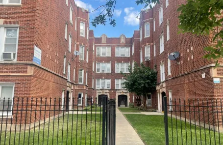 1 Bedroom Portage Park Apartment