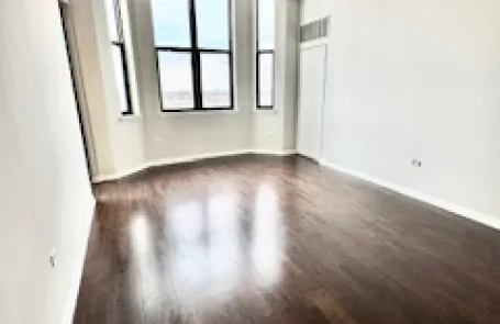 2 Bedroom South Loop Apartment