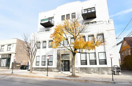 1 Bedroom Rogers Park Apartment