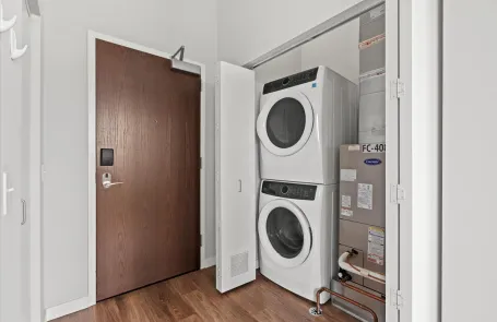 1 Bedroom Ravenswood Apartment