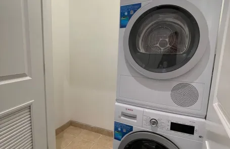 1 Bedroom Rogers Park Apartment