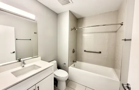 2 Bedroom Ravenswood Apartment