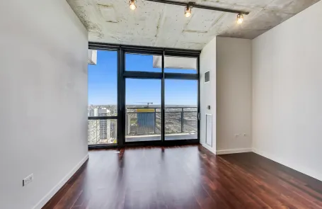 2 Bedroom Chicago Loop Apartment
