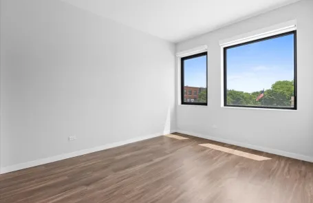 2 Bedroom Ravenswood Apartment