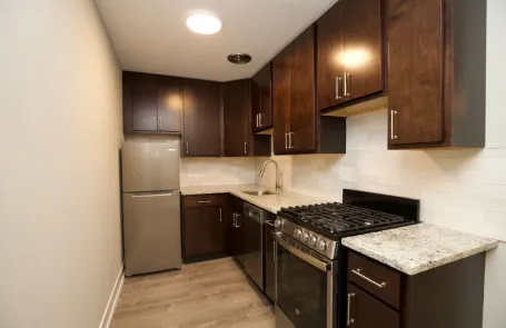 2 Bedroom Lakeview Apartment