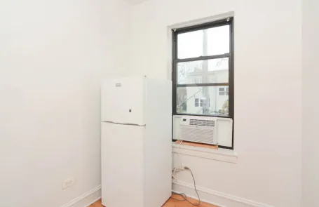 Studio Ravenswood Apartment