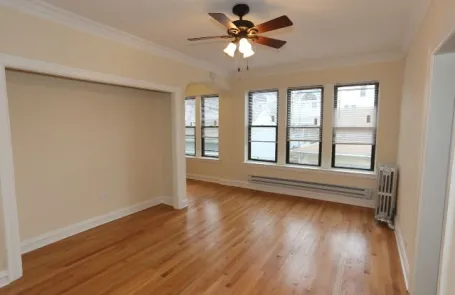 Studio Ravenswood Apartment