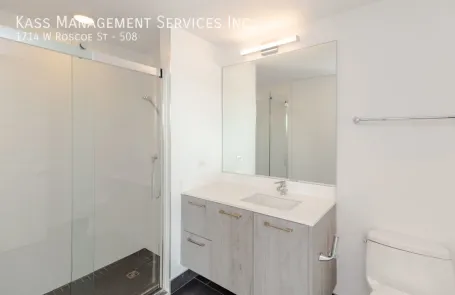 1 Bedroom Lakeview Apartment