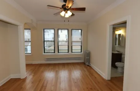 Studio Ravenswood Apartment