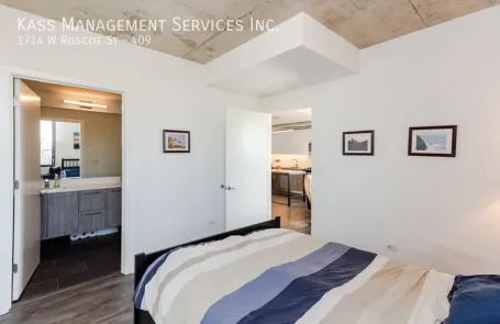 2 Bedroom Lakeview Apartment