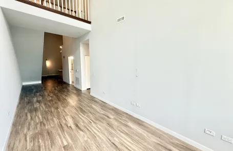 2 Bedroom Ravenswood Apartment
