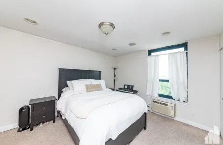 2 Bedroom Lakeview Apartment