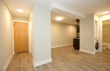 2 Bedroom Lakeview Apartment