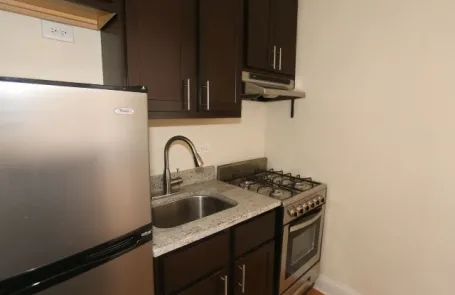 Studio Ravenswood Apartment