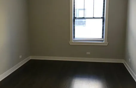 2 Bedroom Ravenswood Apartment