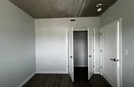 1 Bedroom Rogers Park Apartment
