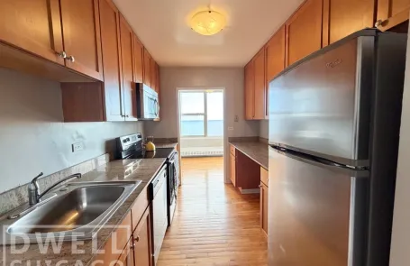 1 Bedroom Edgewater Apartment