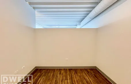 1 Bedroom Lakeview Apartment