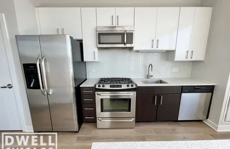 1 Bedroom West Loop Apartment
