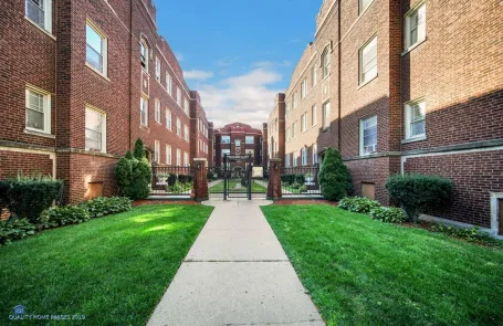 3 Bedroom Rogers Park Apartment