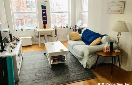 1 Bedroom Lincoln Square Apartment