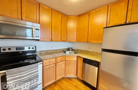 1 Bedroom Edgewater Apartment