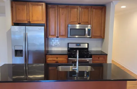 3 Bedroom Sheridan Park Apartment