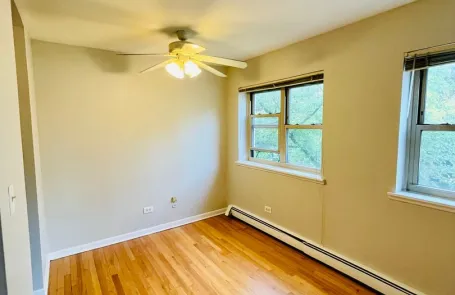 1 Bedroom Lakeview Apartment