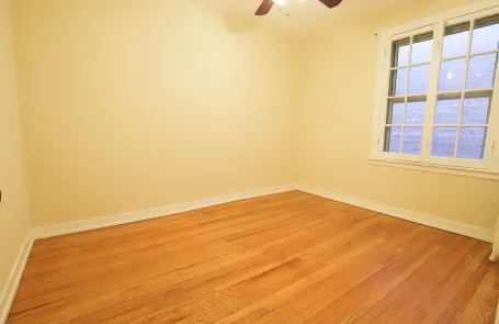 1 Bedroom Lakeview Apartment