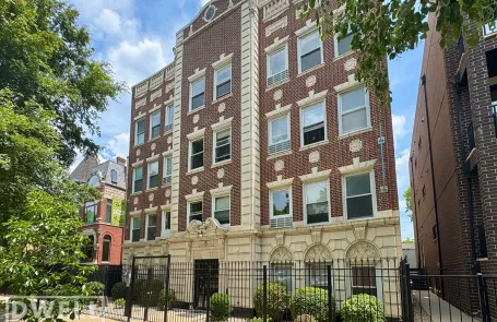 Studio Humboldt Park Apartment