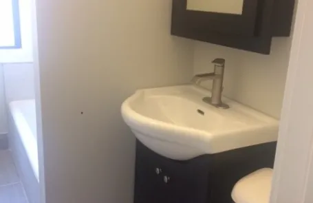 2 Bedroom Ravenswood Apartment