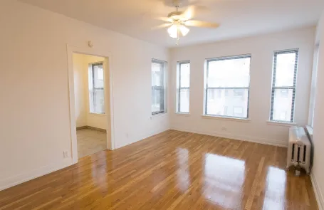 1-2 Bedroom Hyde Park Apartment